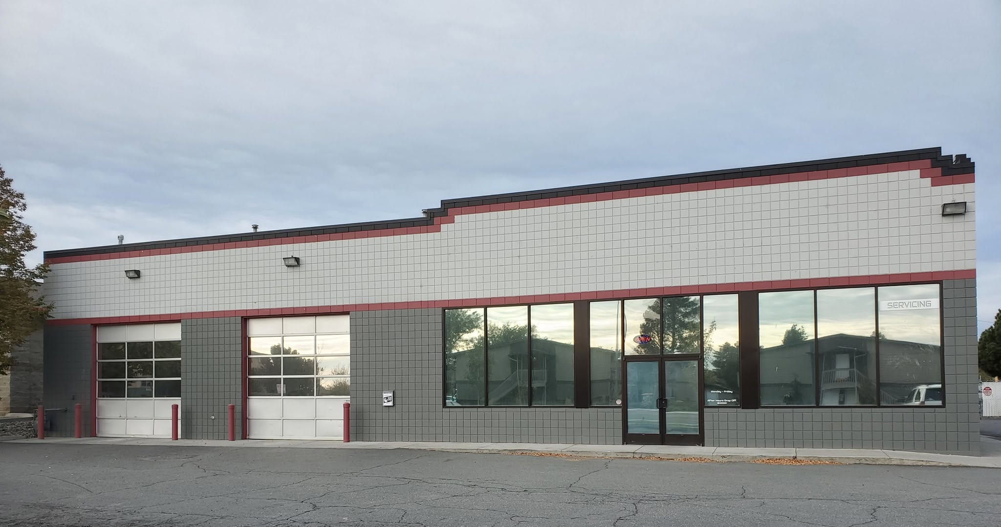 Edison Automotive Repair shop on N Edison Street, Kennewick